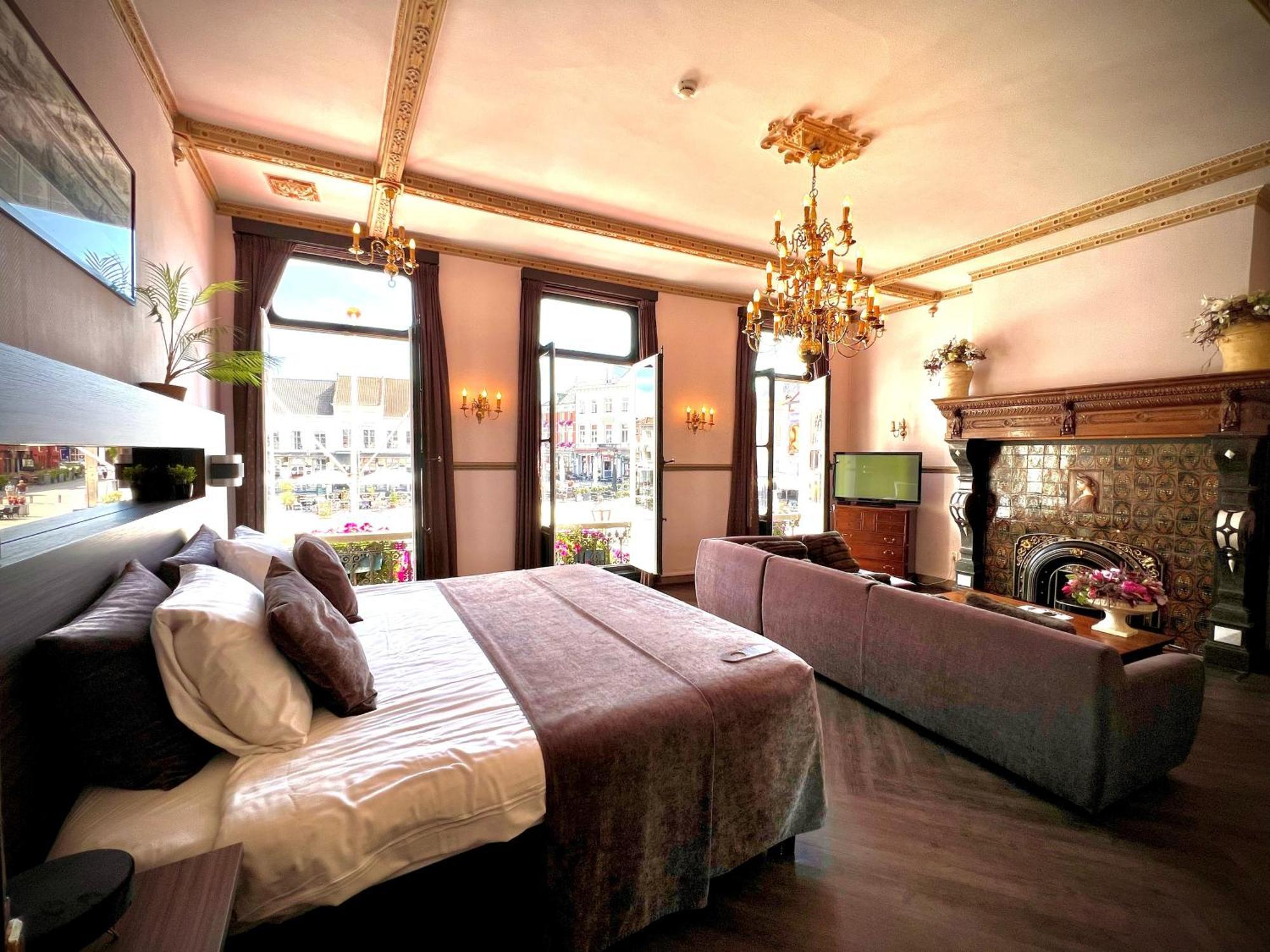 Grand Cafe Hotel De Bourgondier Bergen op Zoom Ngoại thất bức ảnh