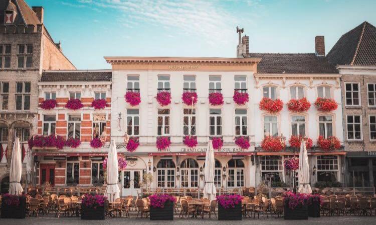 Grand Cafe Hotel De Bourgondier Bergen op Zoom Ngoại thất bức ảnh